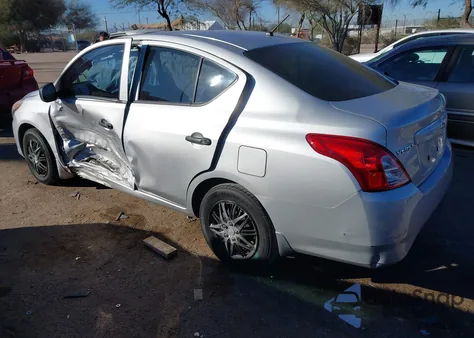 2015 Nissan Versa 1.6 S из США, поврежденный, VIN 3N1CN7AP6FL955936